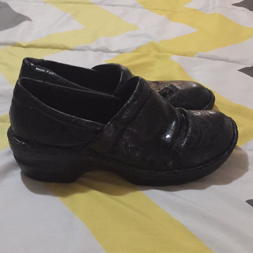B.O.C shoes like nurse shoes with paisley detail